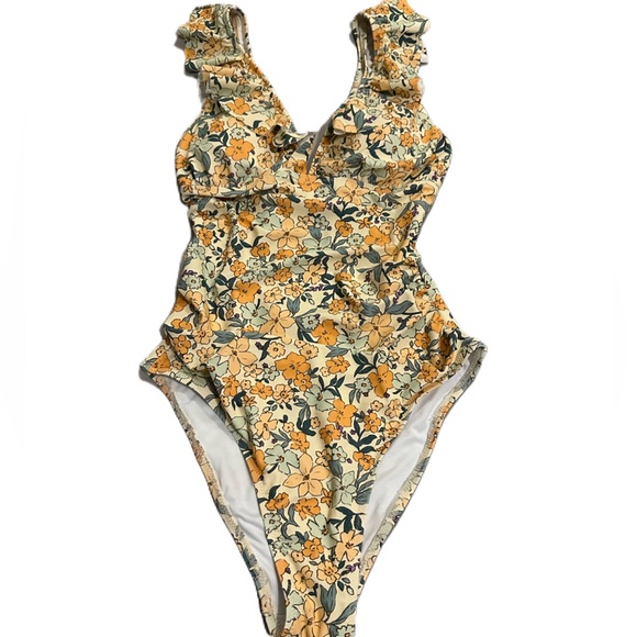 NWT/CUPSHE Women's Ruffled One Piece Swimsuit/ Size: M - Picture 2 of 12